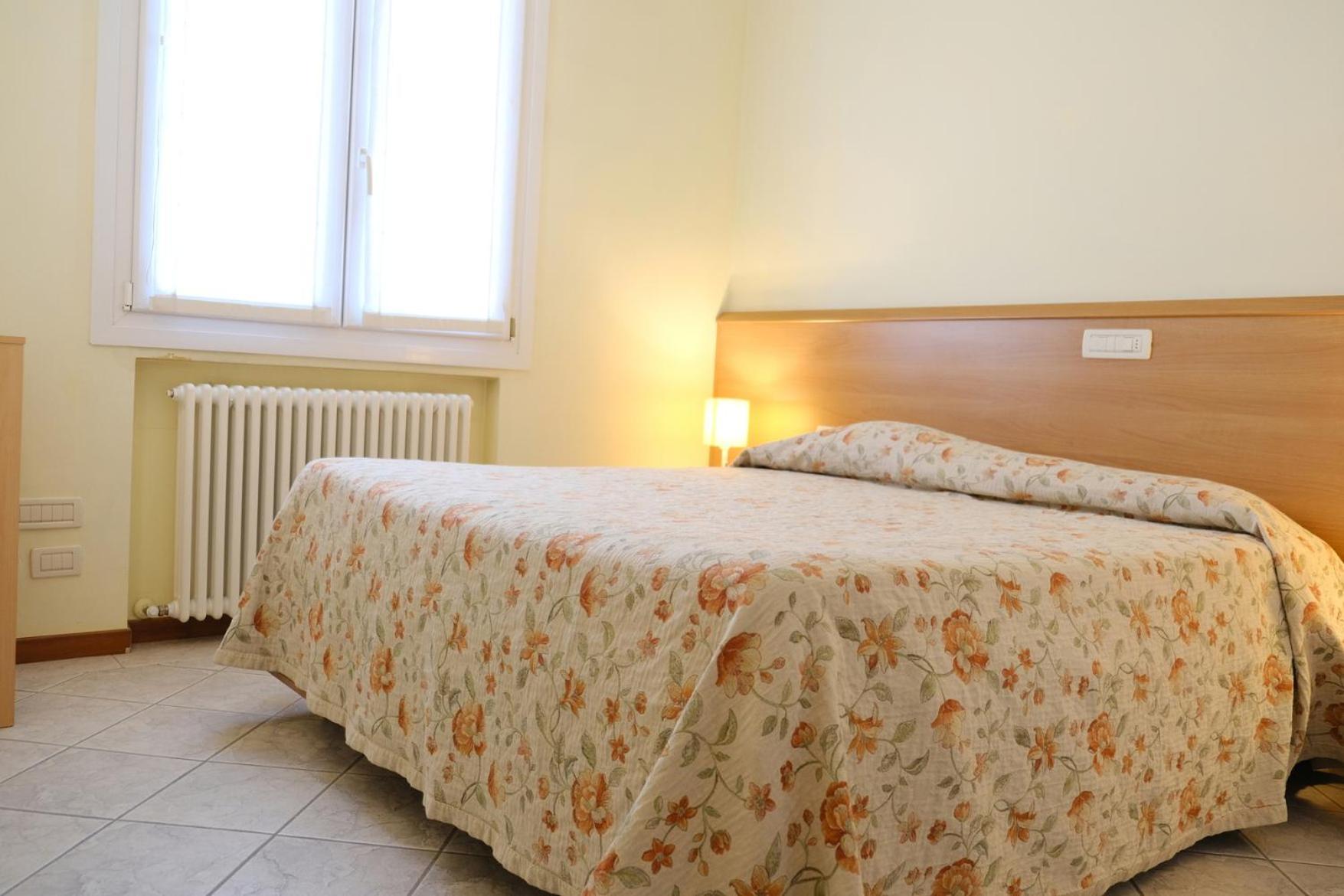 Residenza Carracci Aparthotel Bologna Esterno foto
