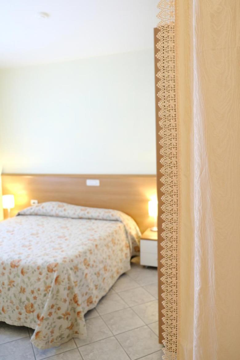 Residenza Carracci Aparthotel Bologna Esterno foto