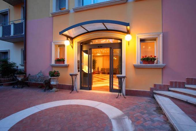 Residenza Carracci Aparthotel Bologna Esterno foto