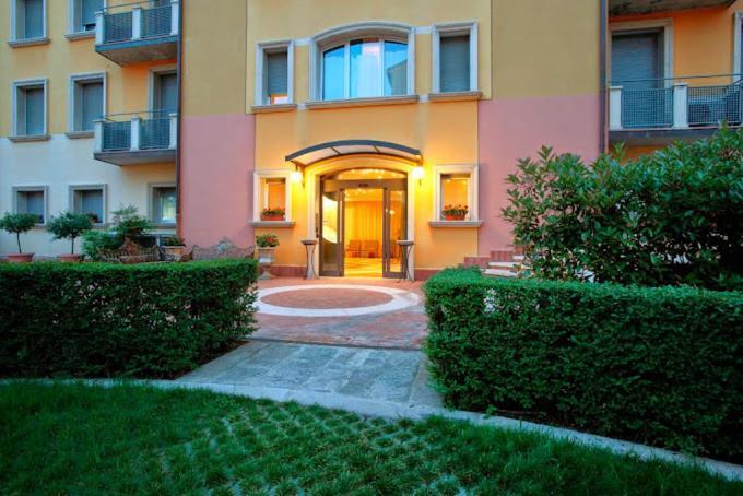 Residenza Carracci Aparthotel Bologna Esterno foto